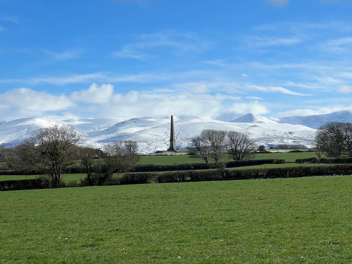 4 Bedroom Detached Farmhouse Mountain Views Beaumaris Exterior foto